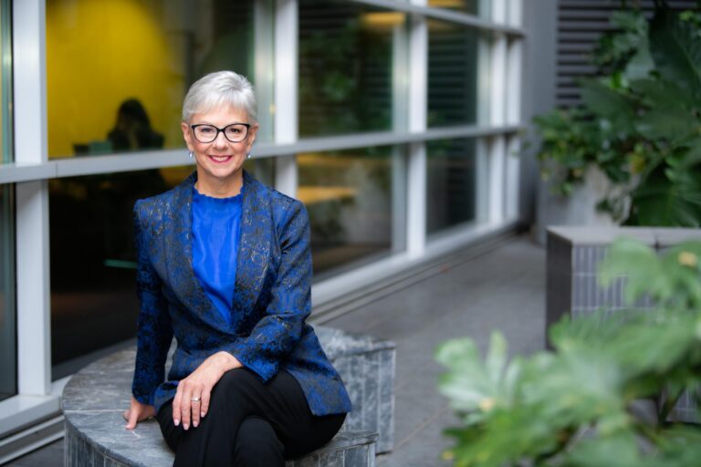 AI Business Futurist MOTIVATIONAL SPEAKER Kim Seeling smith